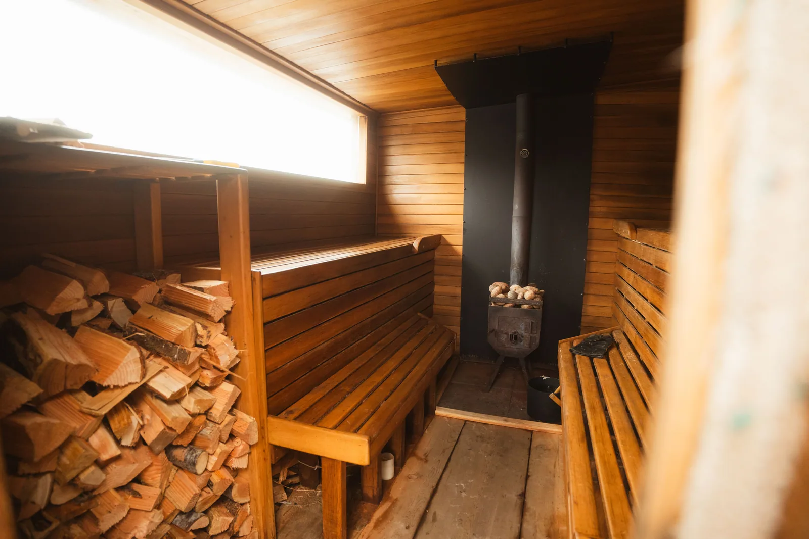 Sauna-tiistai ensitreffeillä: miksi Helsingin viihtyisin dating-rituaali ei ole ravintola